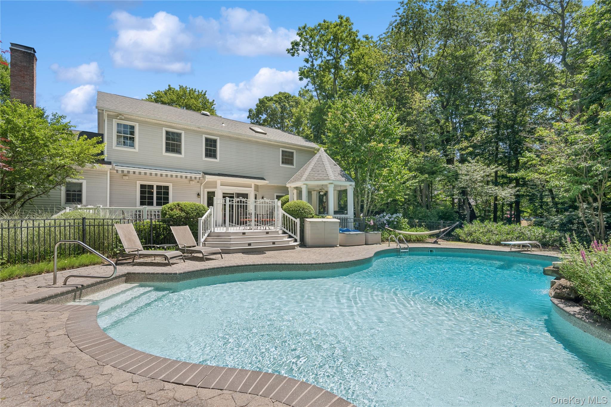 7 Orient Avenue, Northport, NY 11768