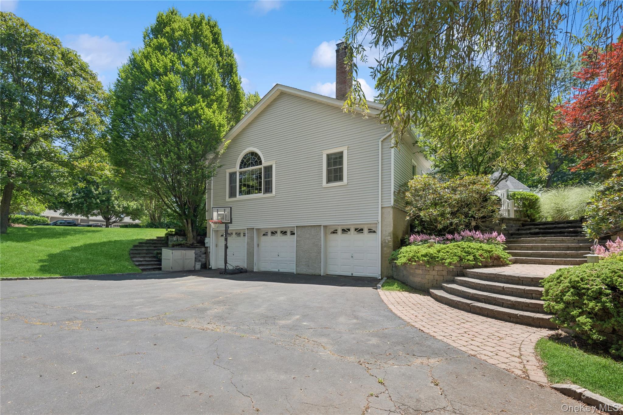 7 Orient Avenue, Northport, NY 11768