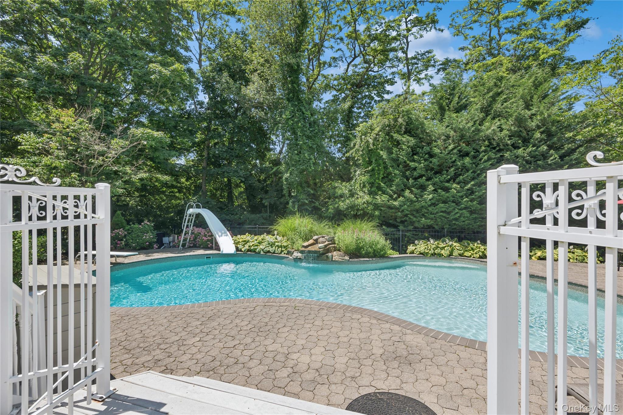 7 Orient Avenue, Northport, NY 11768