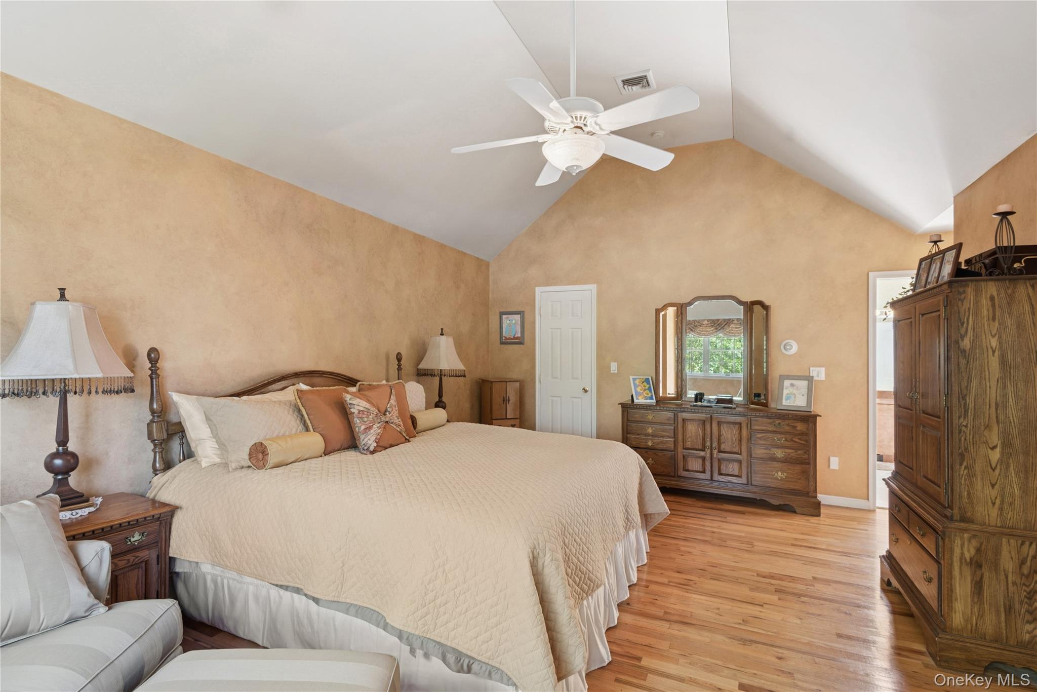 7 Orient Avenue, Northport, NY 11768