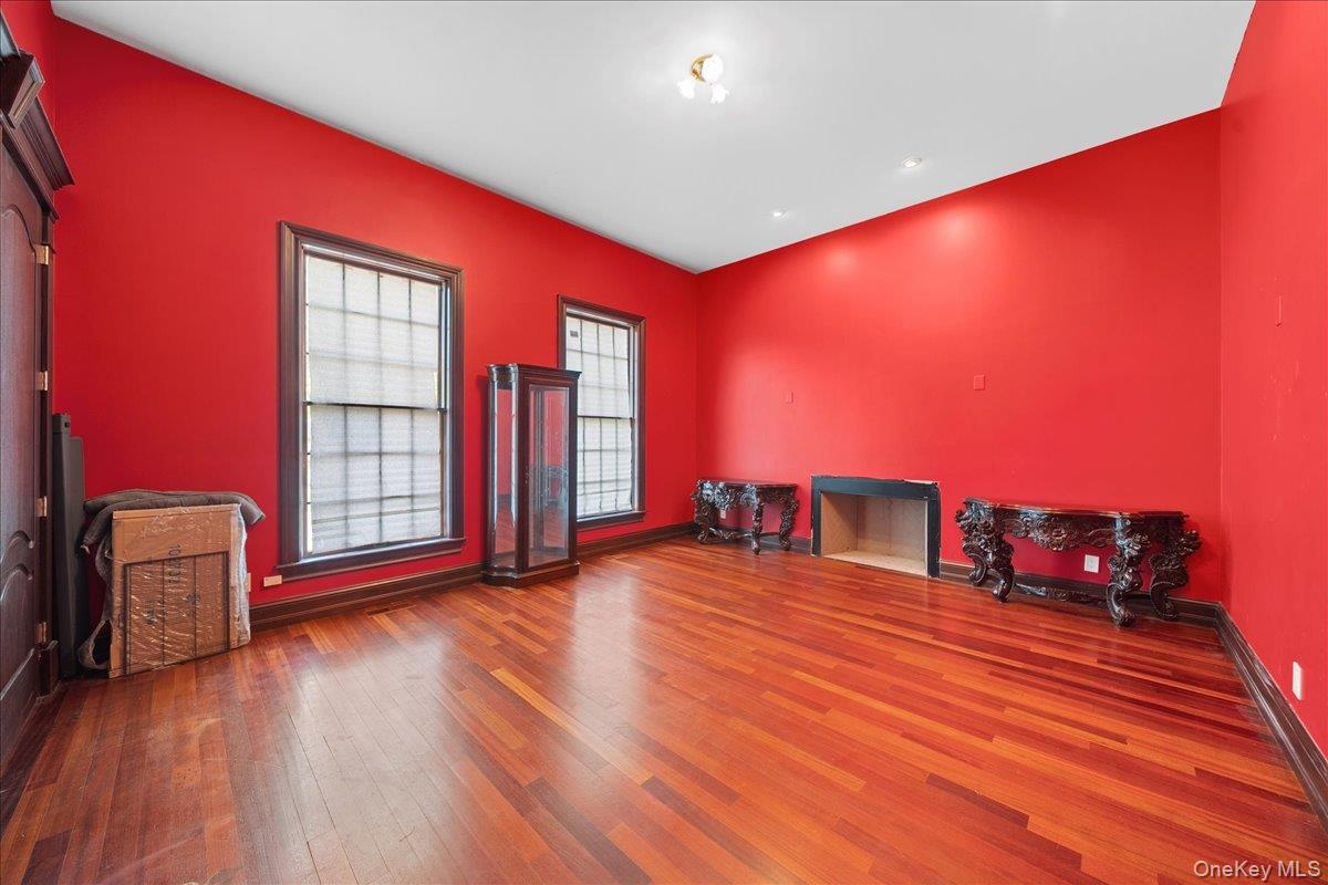 12 Patri Court, Dix Hills, NY 11746