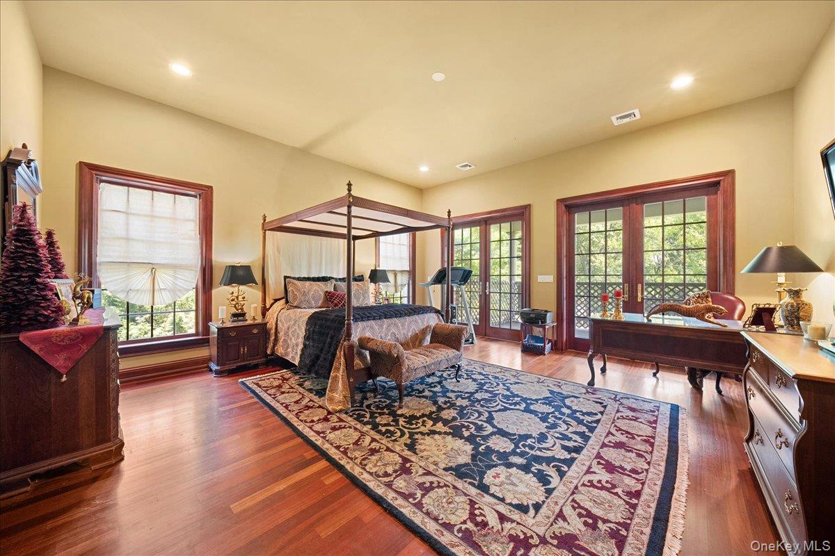 12 Patri Court, Dix Hills, NY 11746