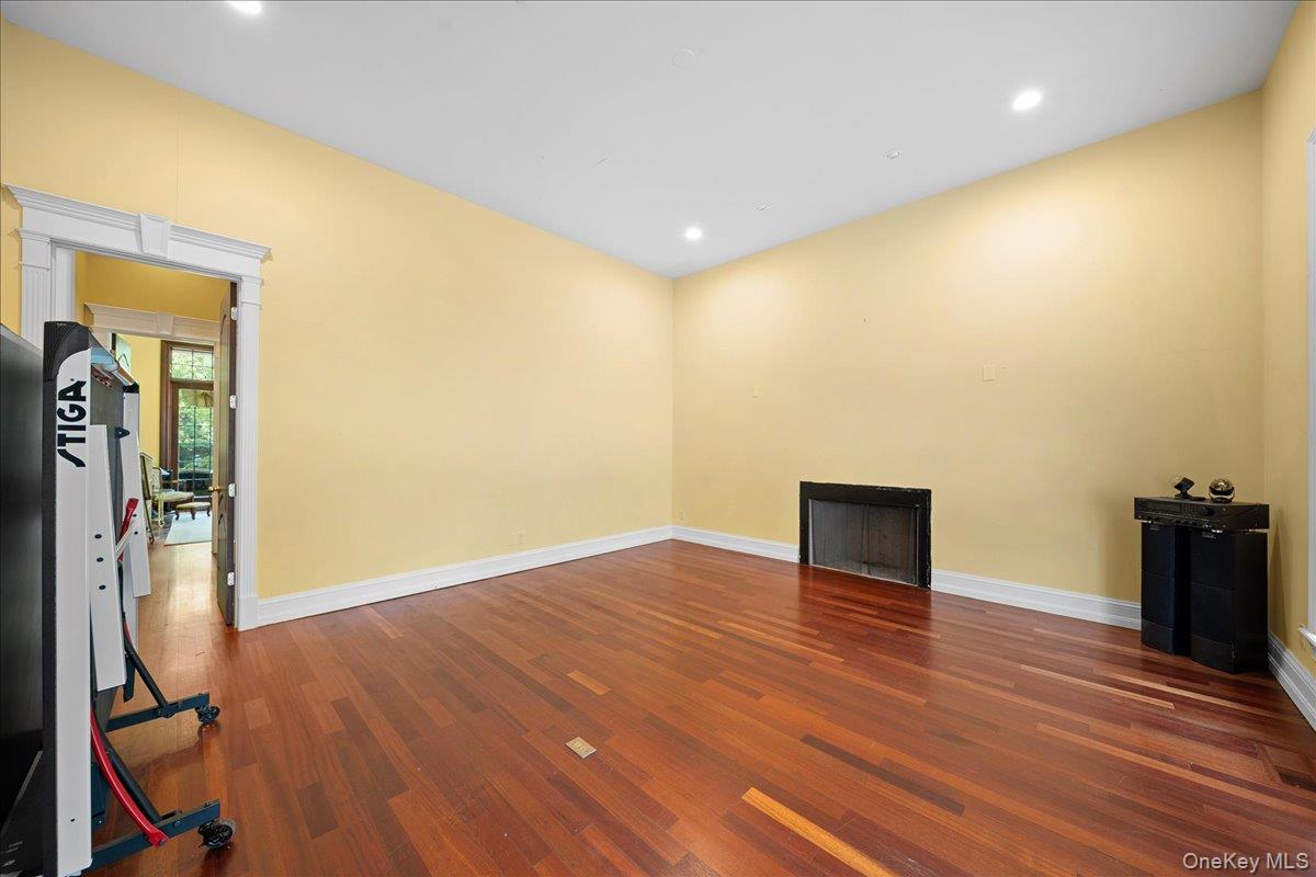 12 Patri Court, Dix Hills, NY 11746