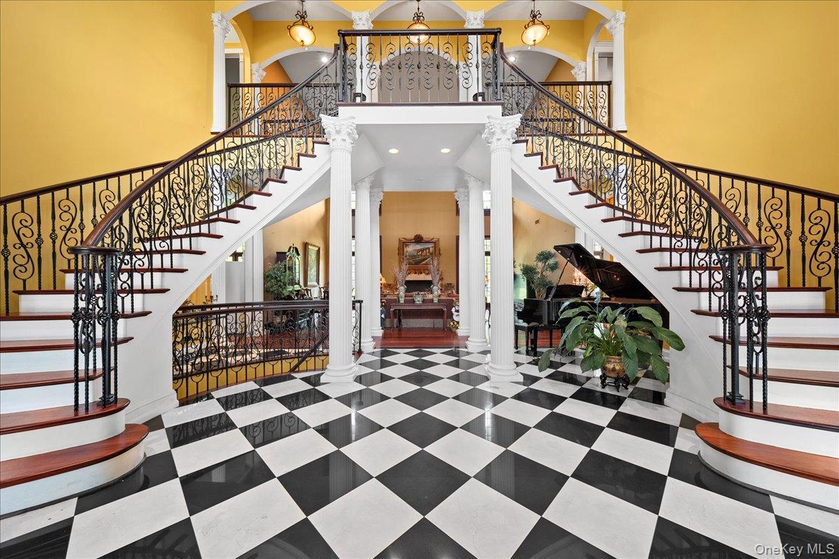 12 Patri Court, Dix Hills, NY 11746