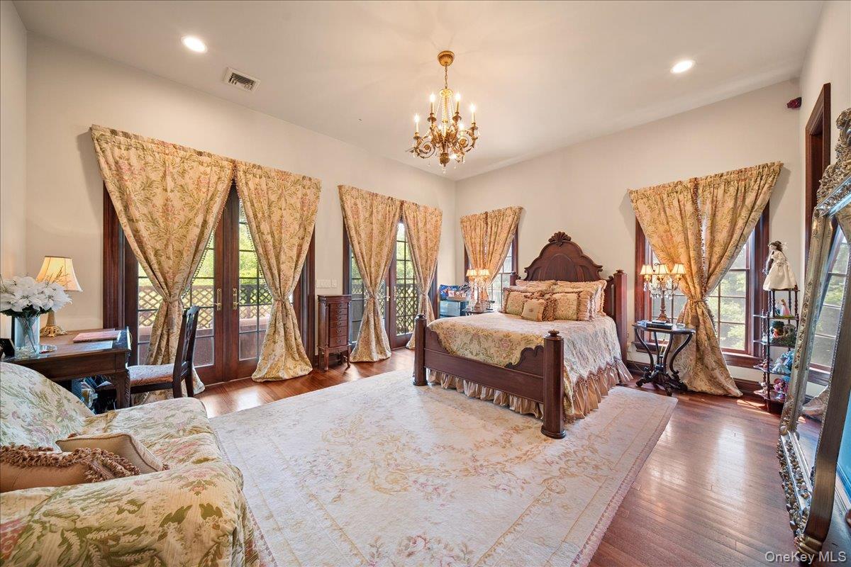 12 Patri Court, Dix Hills, NY 11746