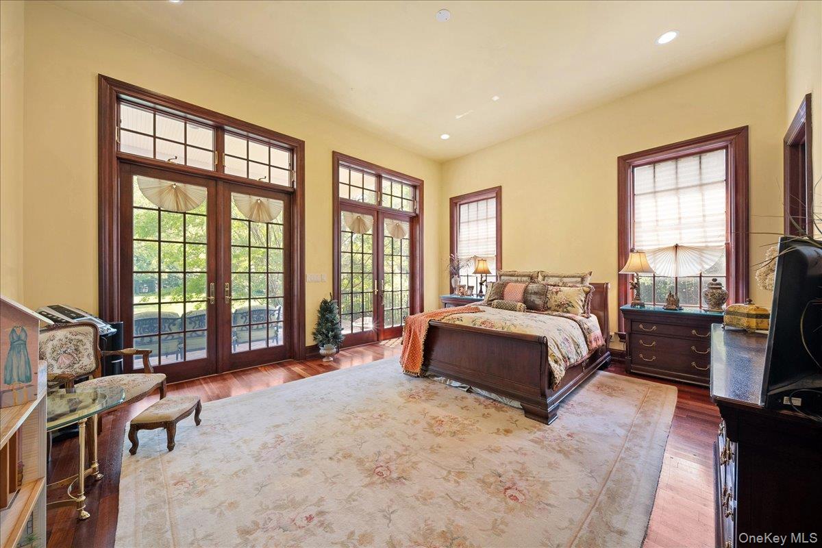 12 Patri Court, Dix Hills, NY 11746