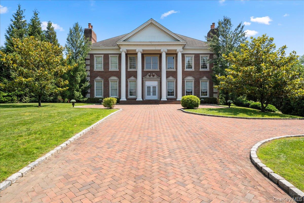 12 Patri Court, Dix Hills, NY 11746