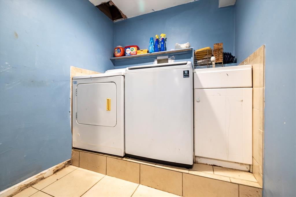 9 North Court, Bayville, NY 11709