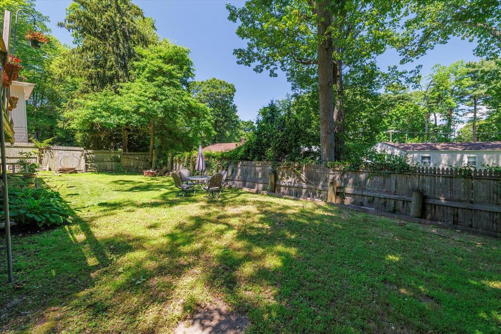 9 North Court, Bayville, NY 11709