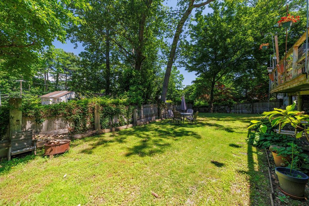 9 North Court, Bayville, NY 11709