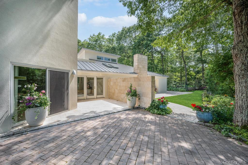 2222 Noyack Road, Sag Harbor, NY 11963