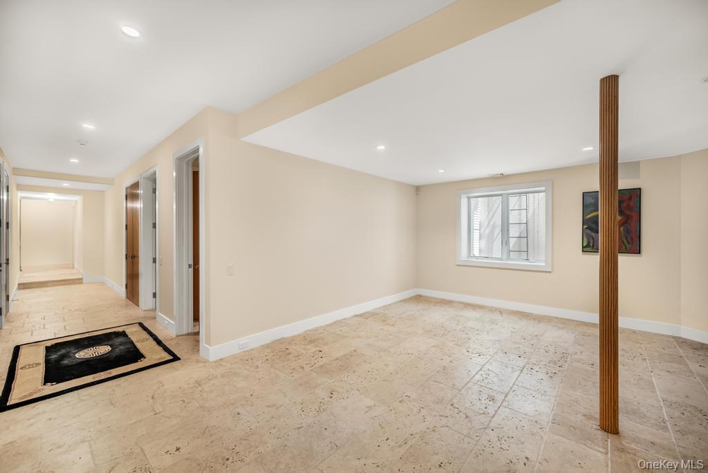 2222 Noyack Road, Sag Harbor, NY 11963