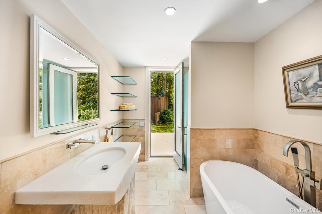 2222 Noyack Road, Sag Harbor, NY 11963