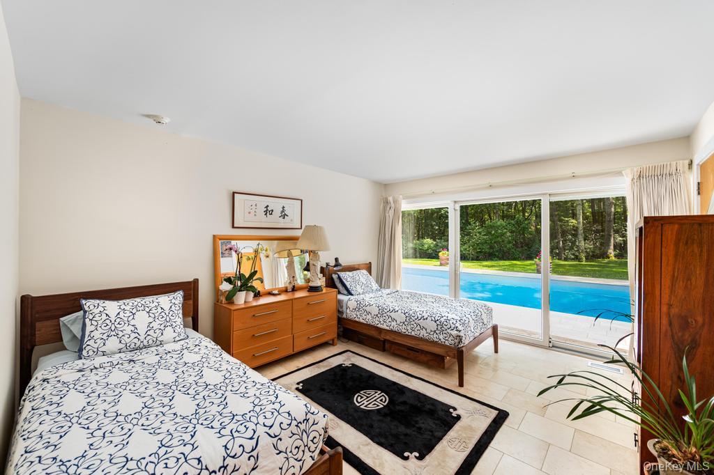 2222 Noyack Road, Sag Harbor, NY 11963