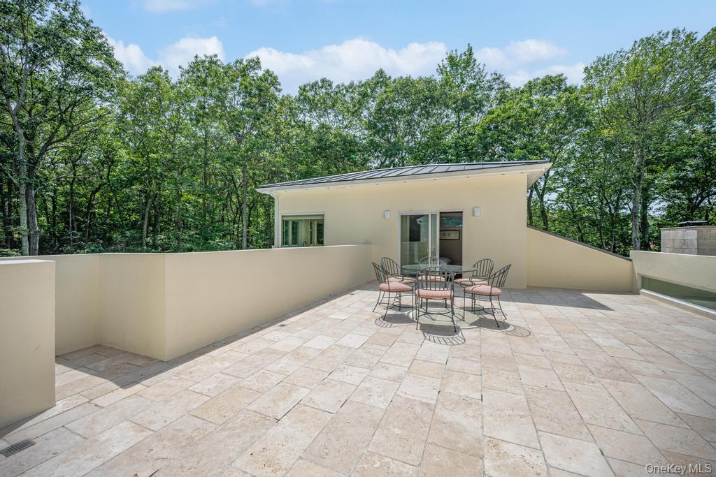 2222 Noyack Road, Sag Harbor, NY 11963