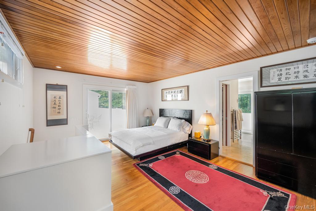 2222 Noyack Road, Sag Harbor, NY 11963