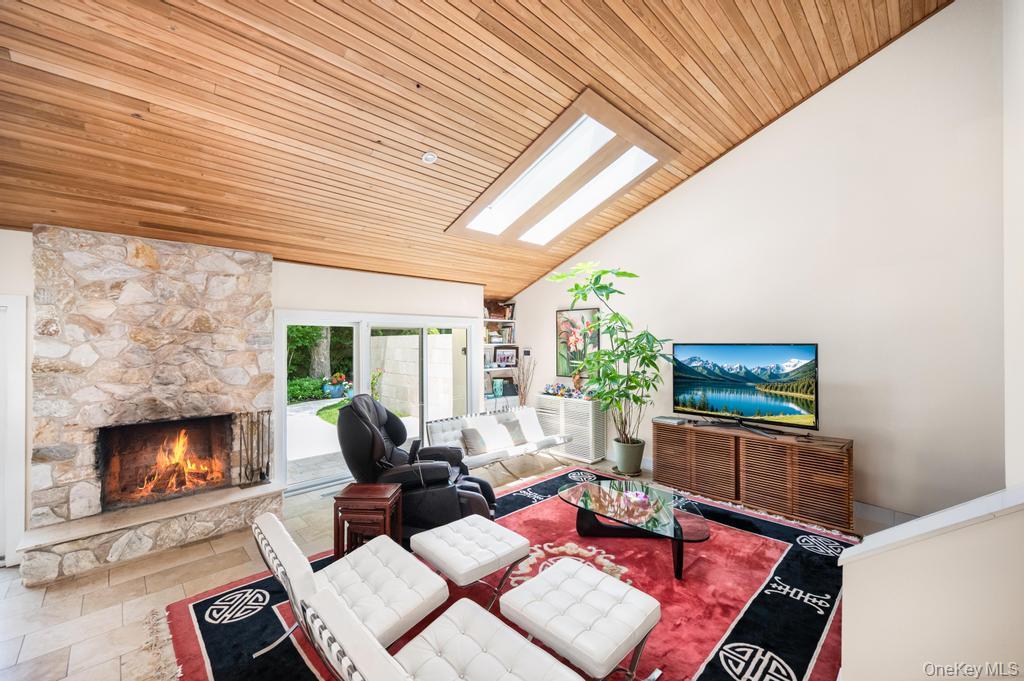 2222 Noyack Road, Sag Harbor, NY 11963