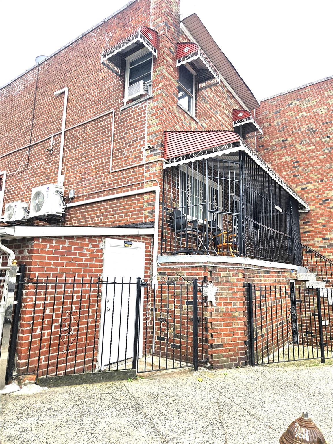 2164 Cross Bronx Expressway, Bronx, NY 10472