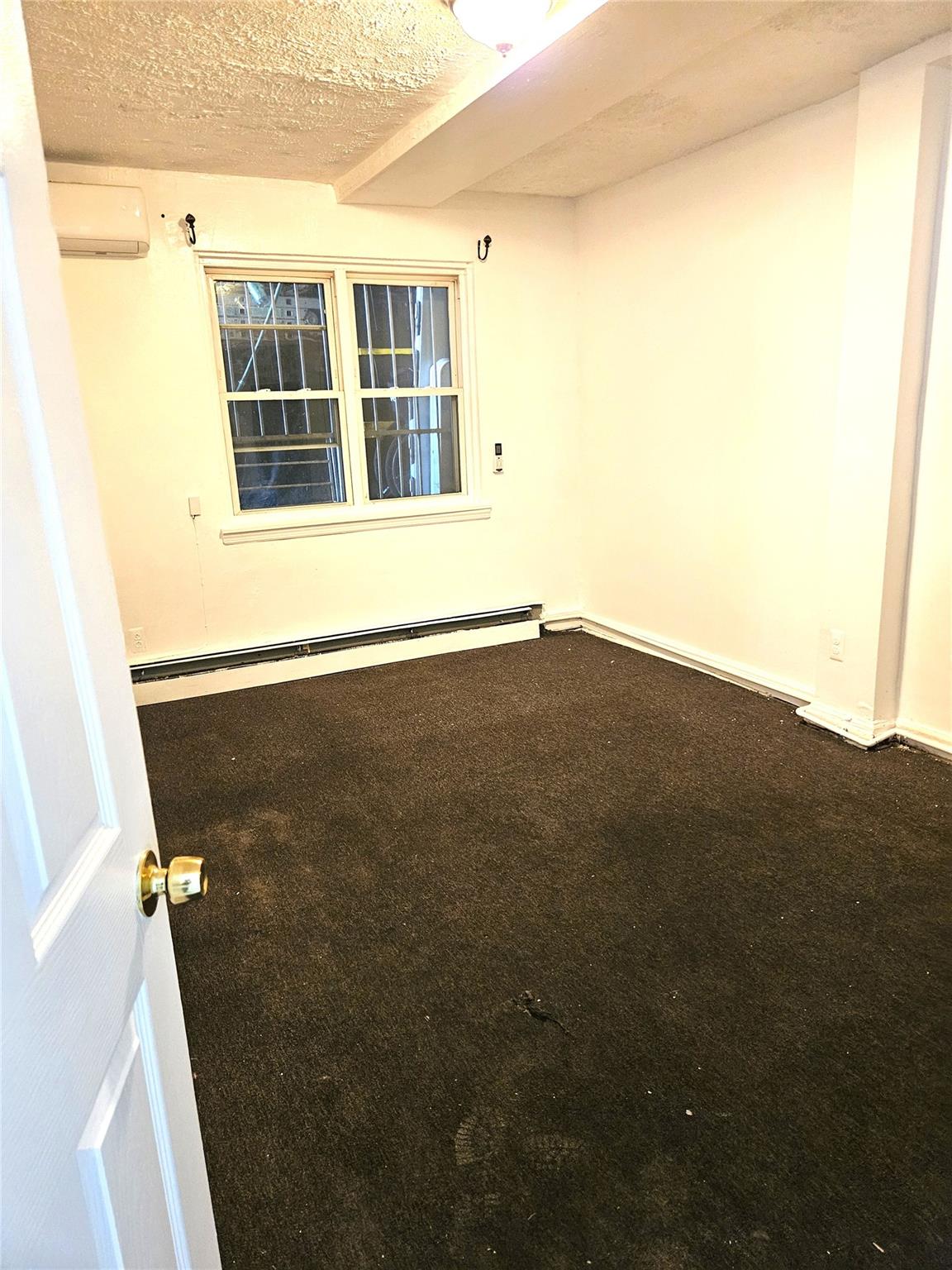 2164 Cross Bronx Expressway, Bronx, NY 10472