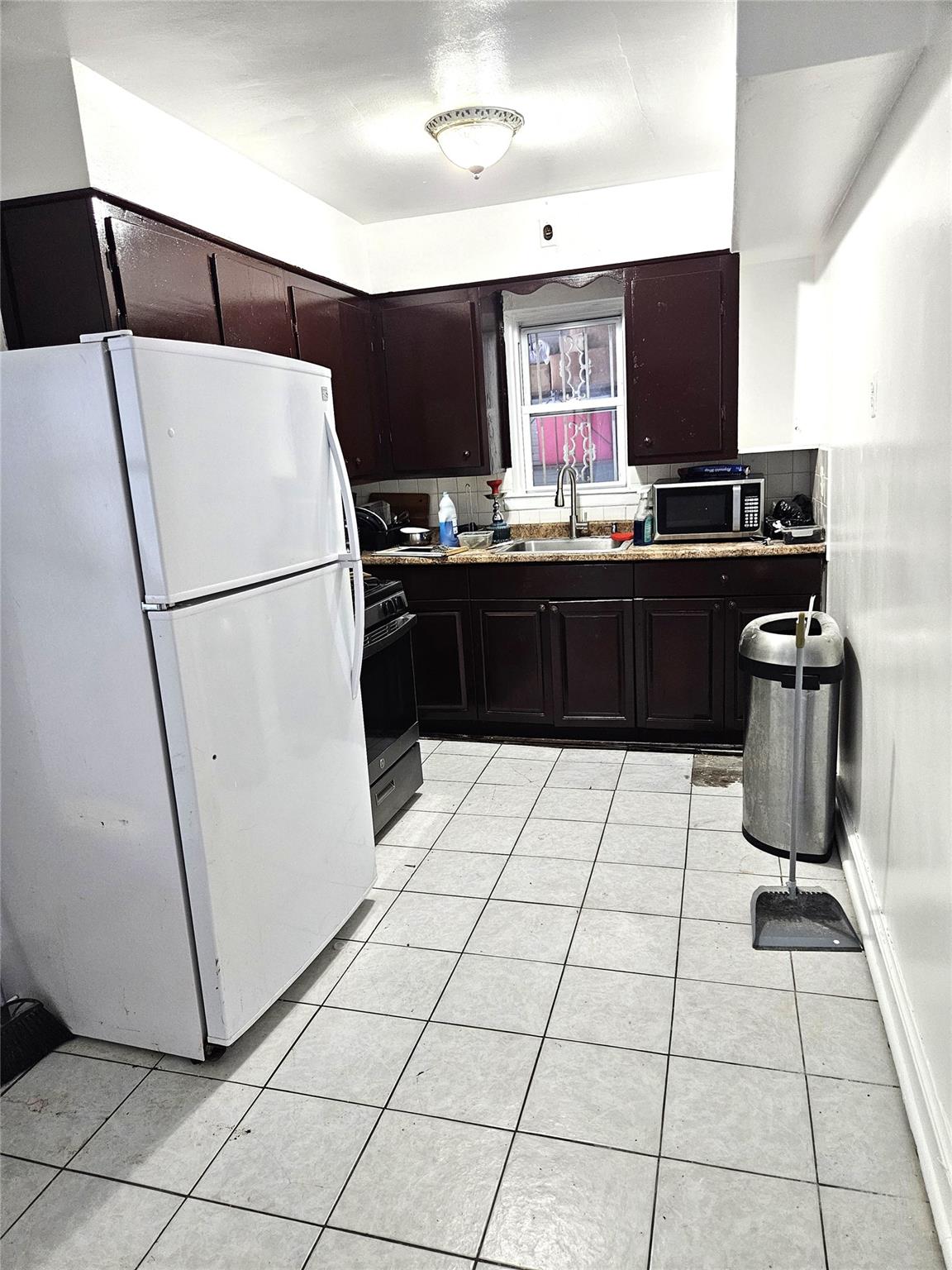 2164 Cross Bronx Expressway, Bronx, NY 10472