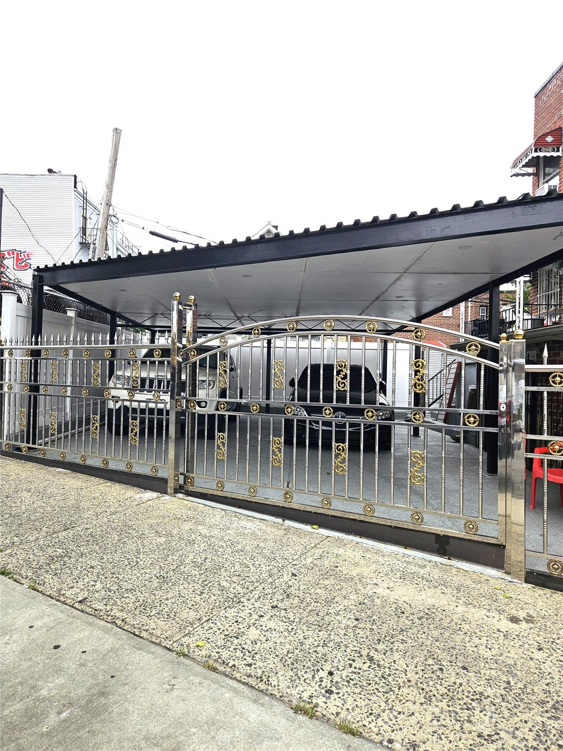 2164 Cross Bronx Expressway, Bronx, NY 10472