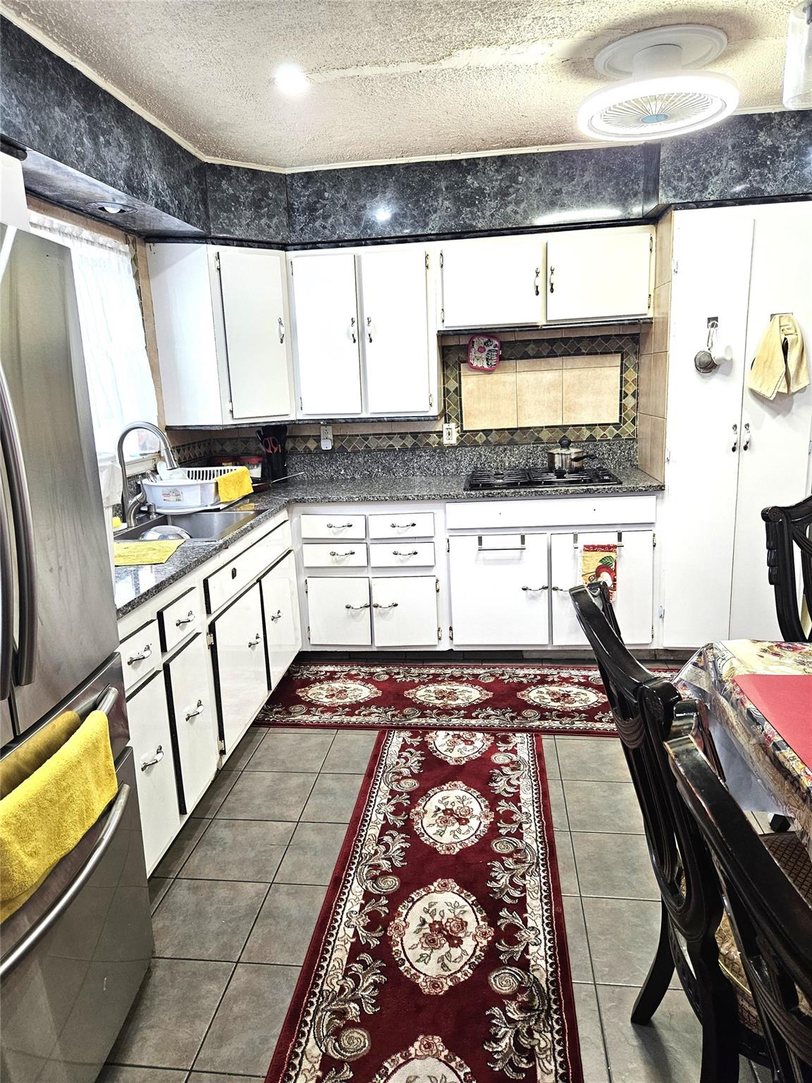 2164 Cross Bronx Expressway, Bronx, NY 10472