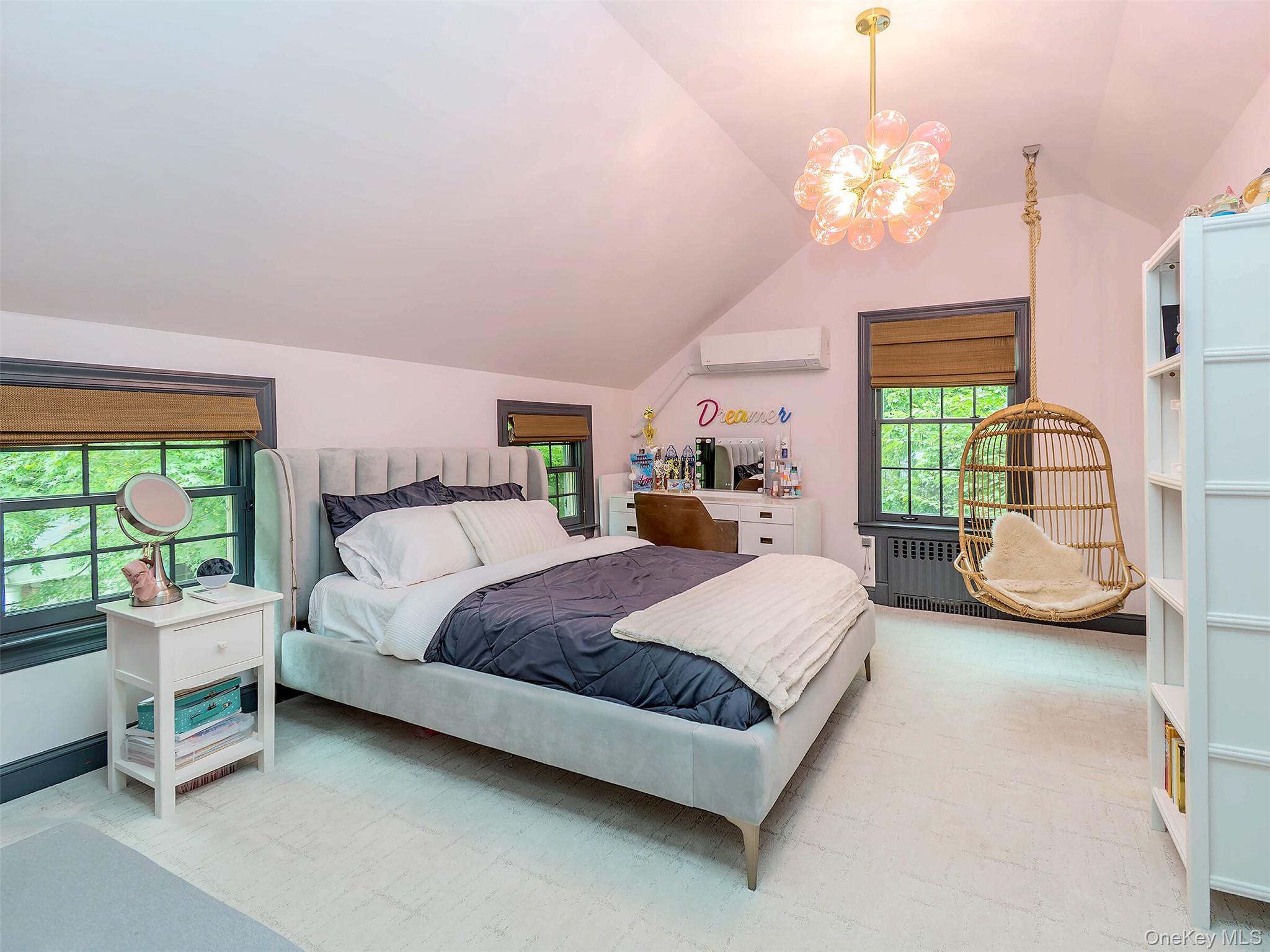 184 Circle Drive, Manhasset, NY 11030