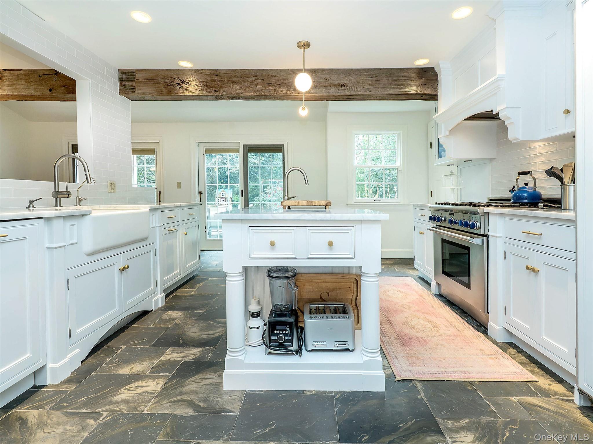 184 Circle Drive, Manhasset, NY 11030