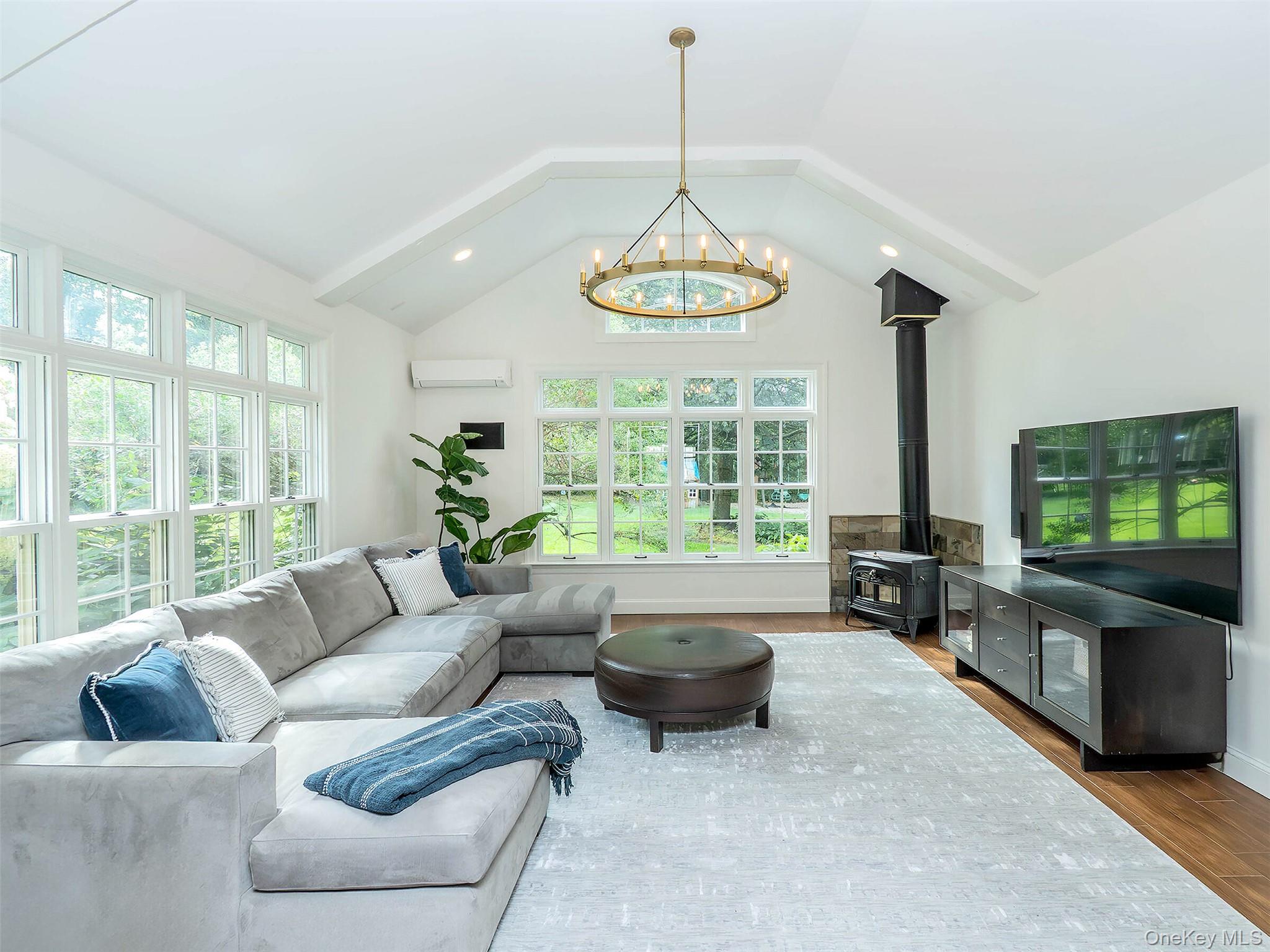 184 Circle Drive, Manhasset, NY 11030