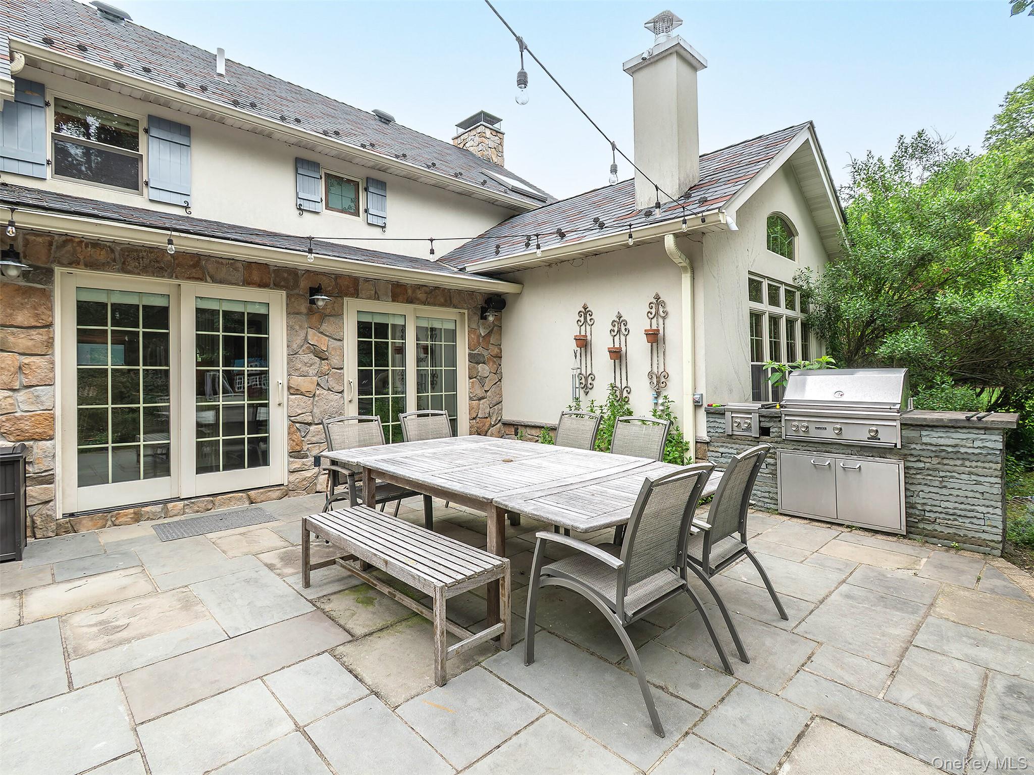 184 Circle Drive, Manhasset, NY 11030