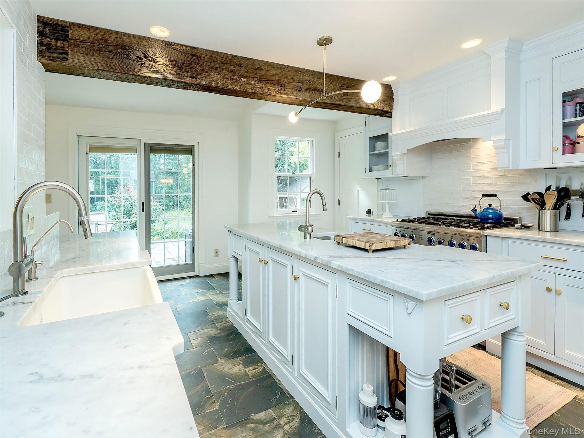 184 Circle Drive, Manhasset, NY 11030