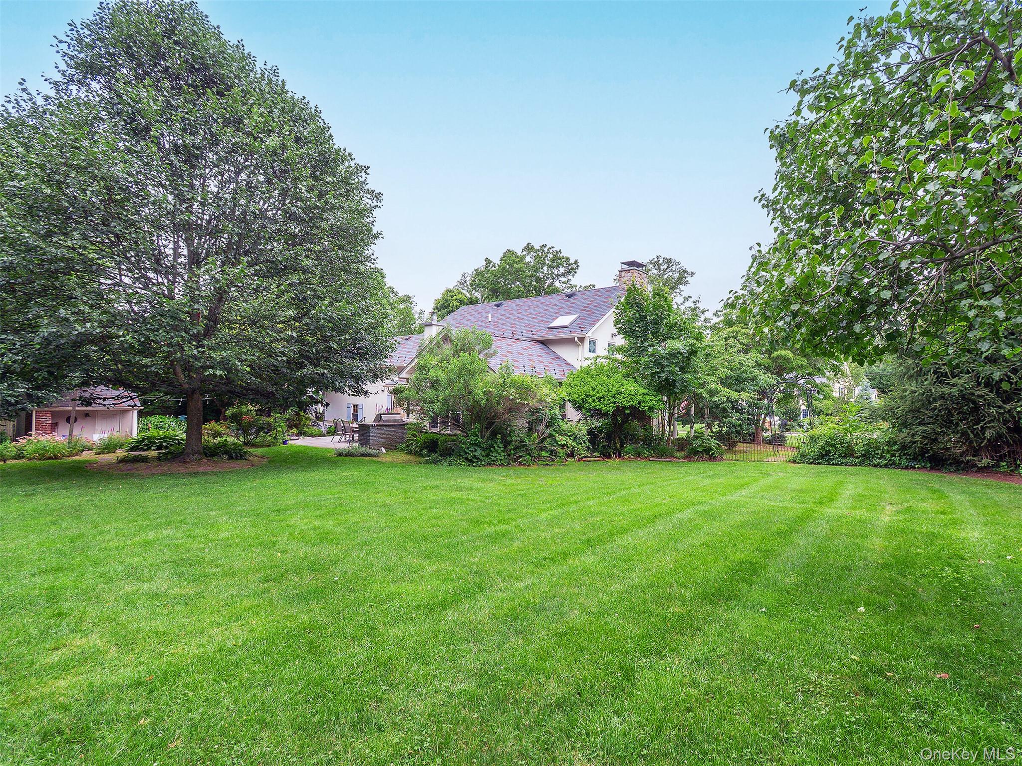 184 Circle Drive, Manhasset, NY 11030