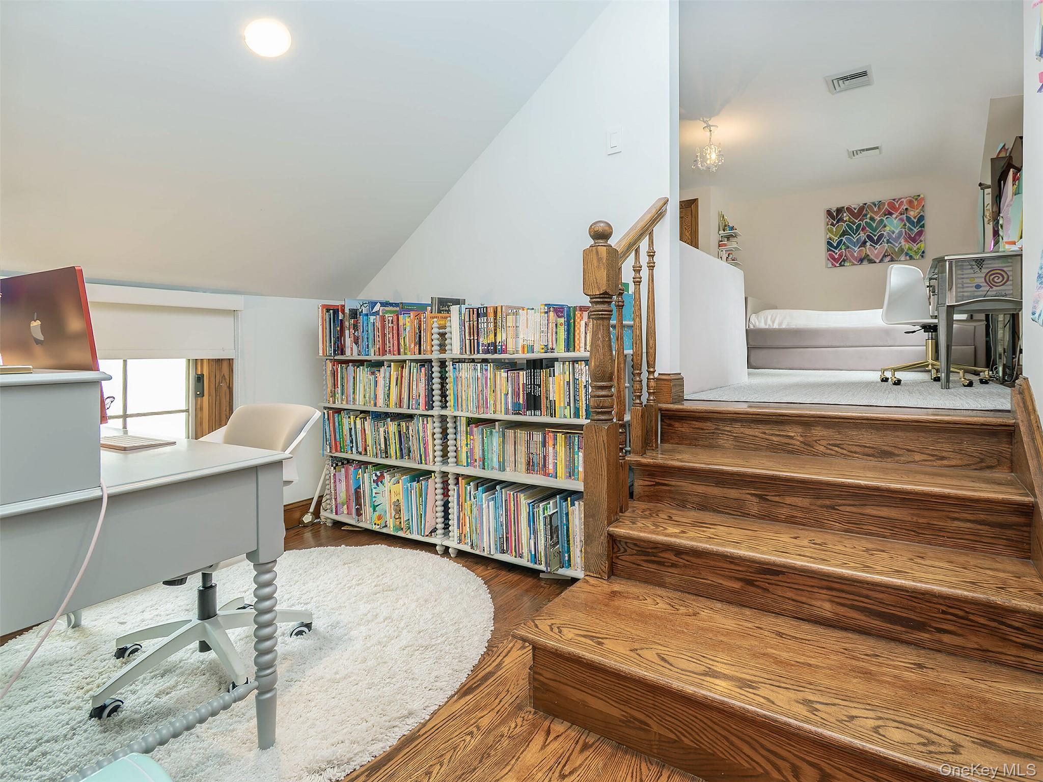 184 Circle Drive, Manhasset, NY 11030