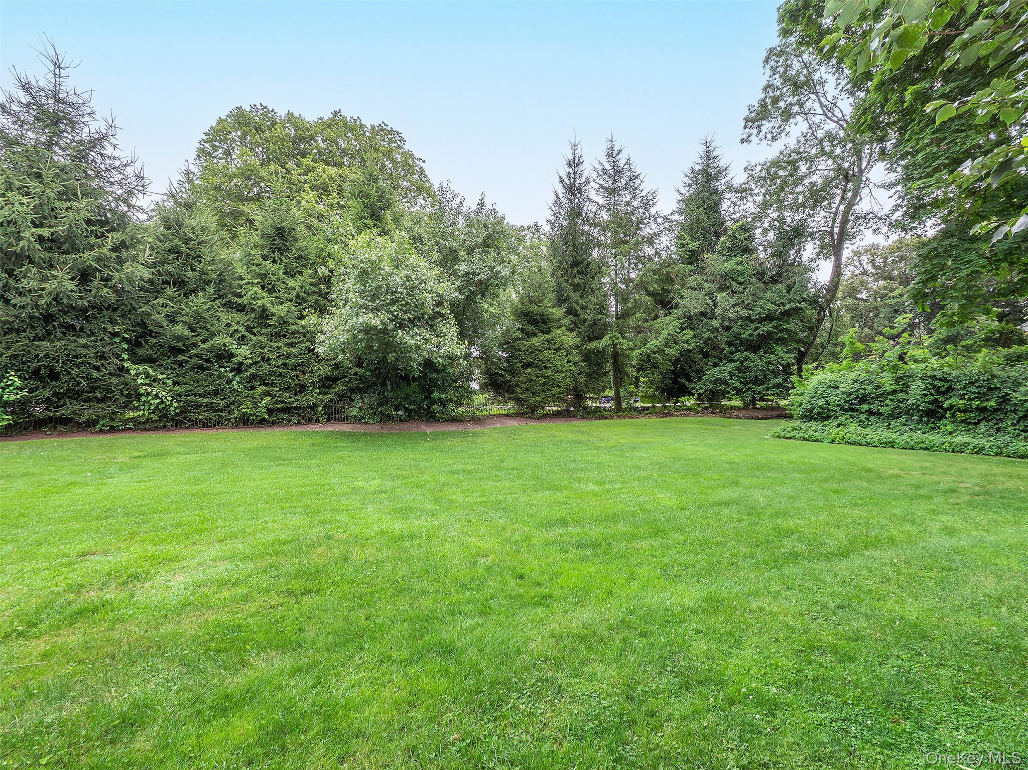 184 Circle Drive, Manhasset, NY 11030