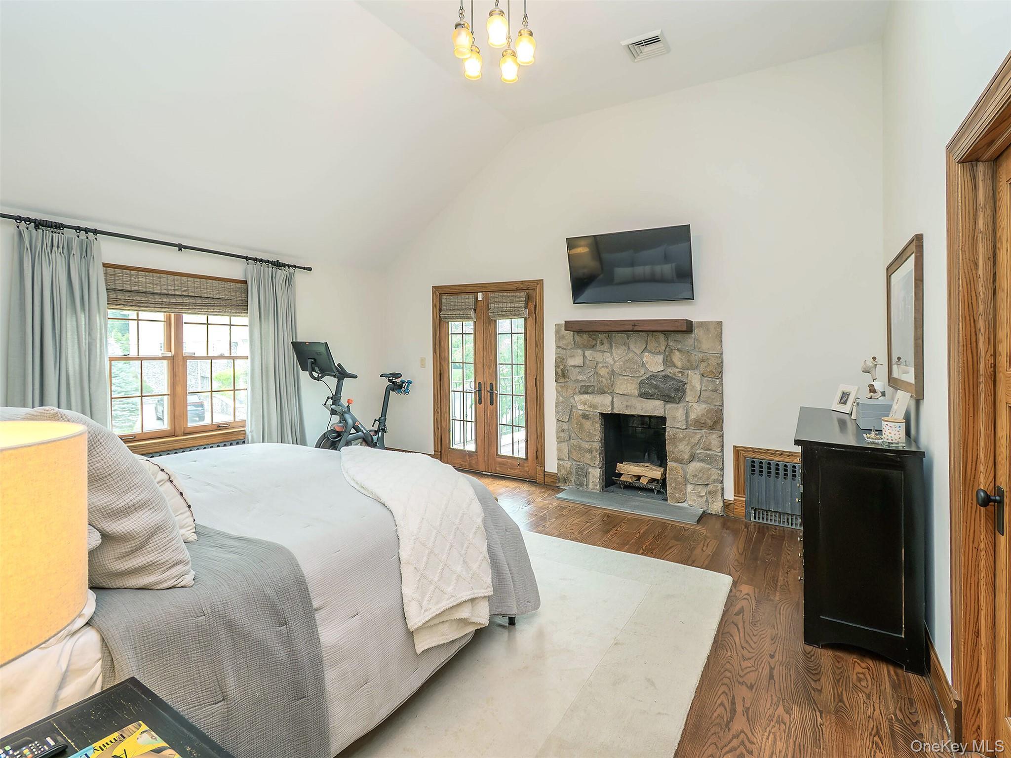 184 Circle Drive, Manhasset, NY 11030