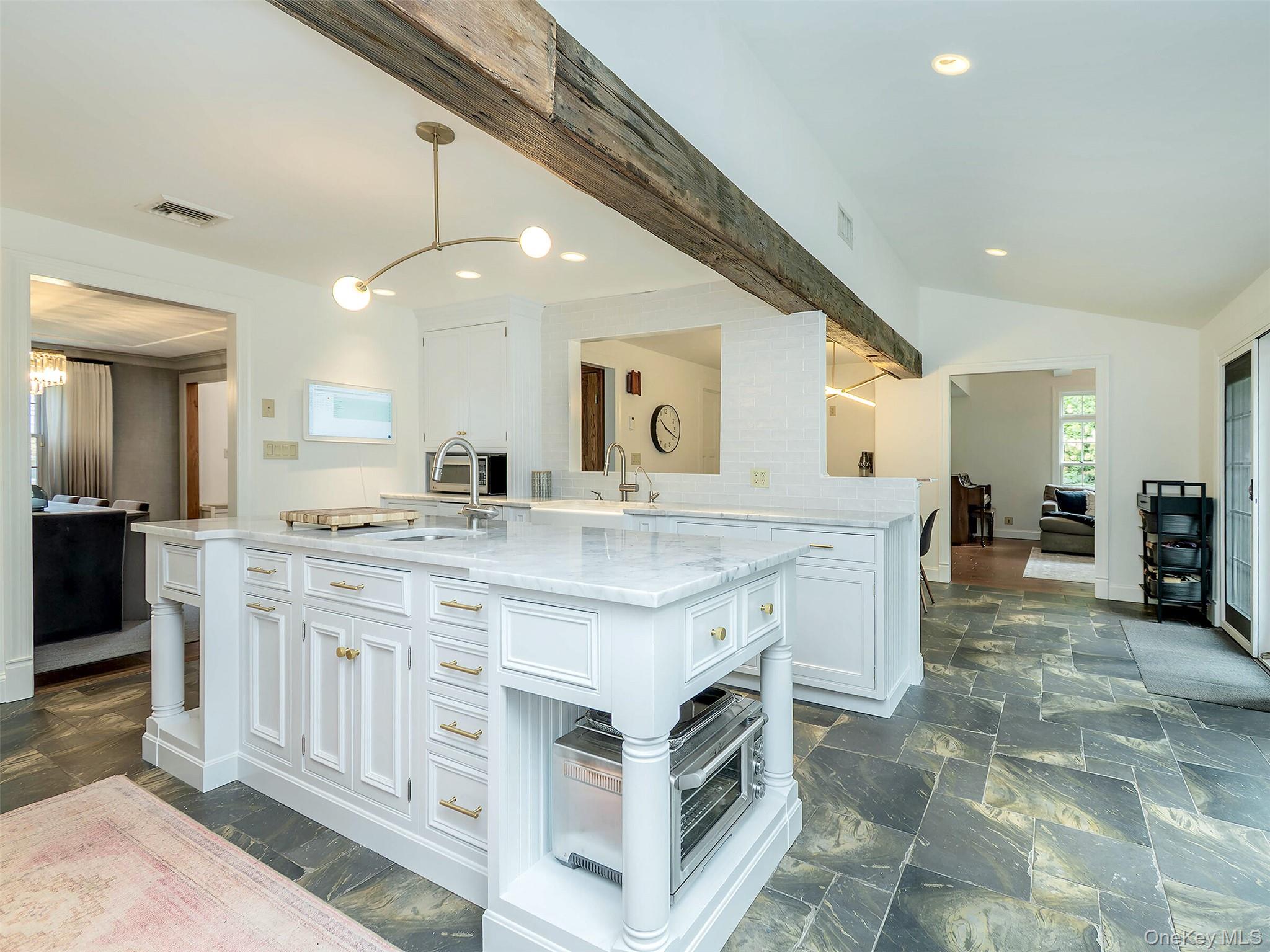 184 Circle Drive, Manhasset, NY 11030