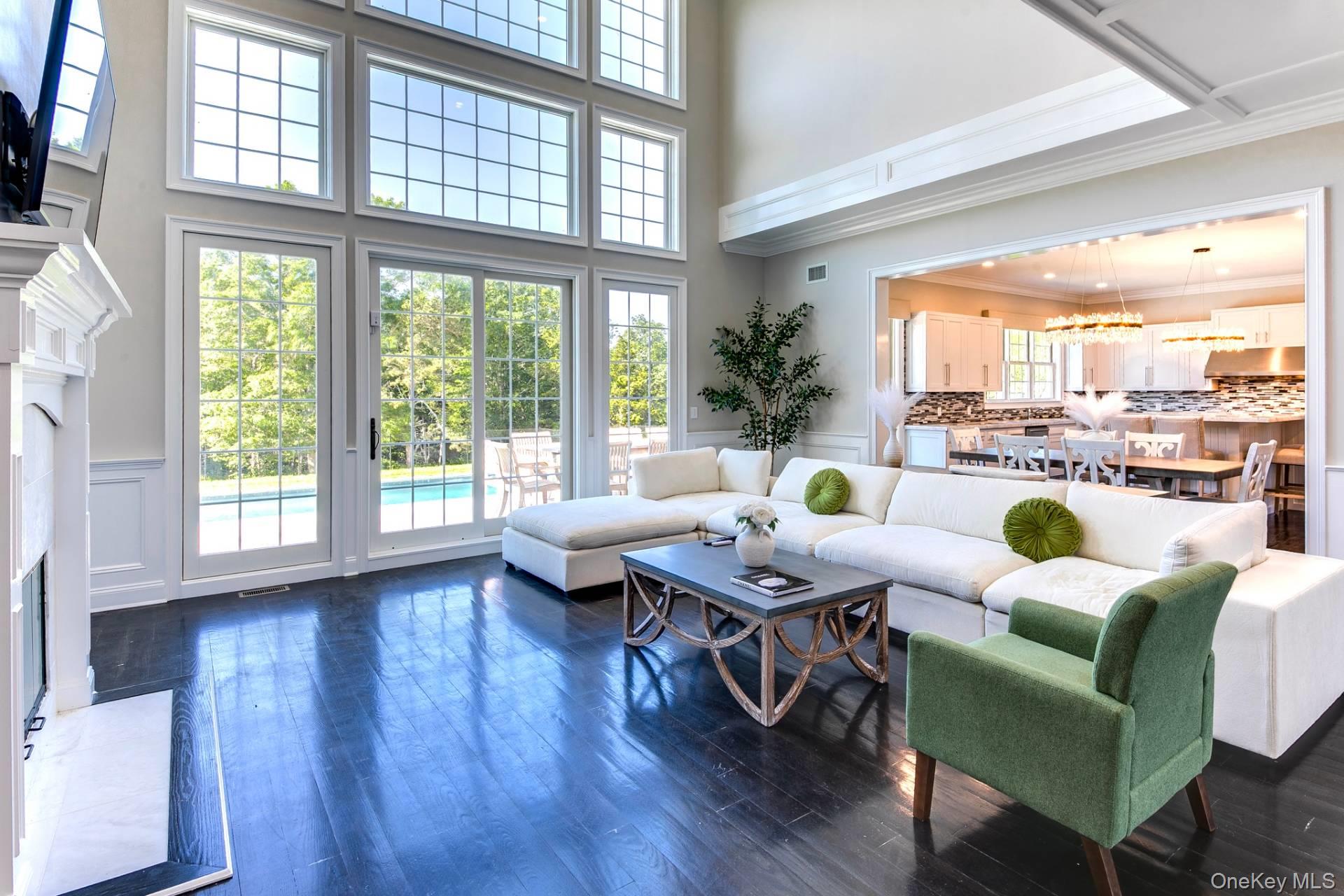 490 Montauk Highway, Southampton, NY 11968