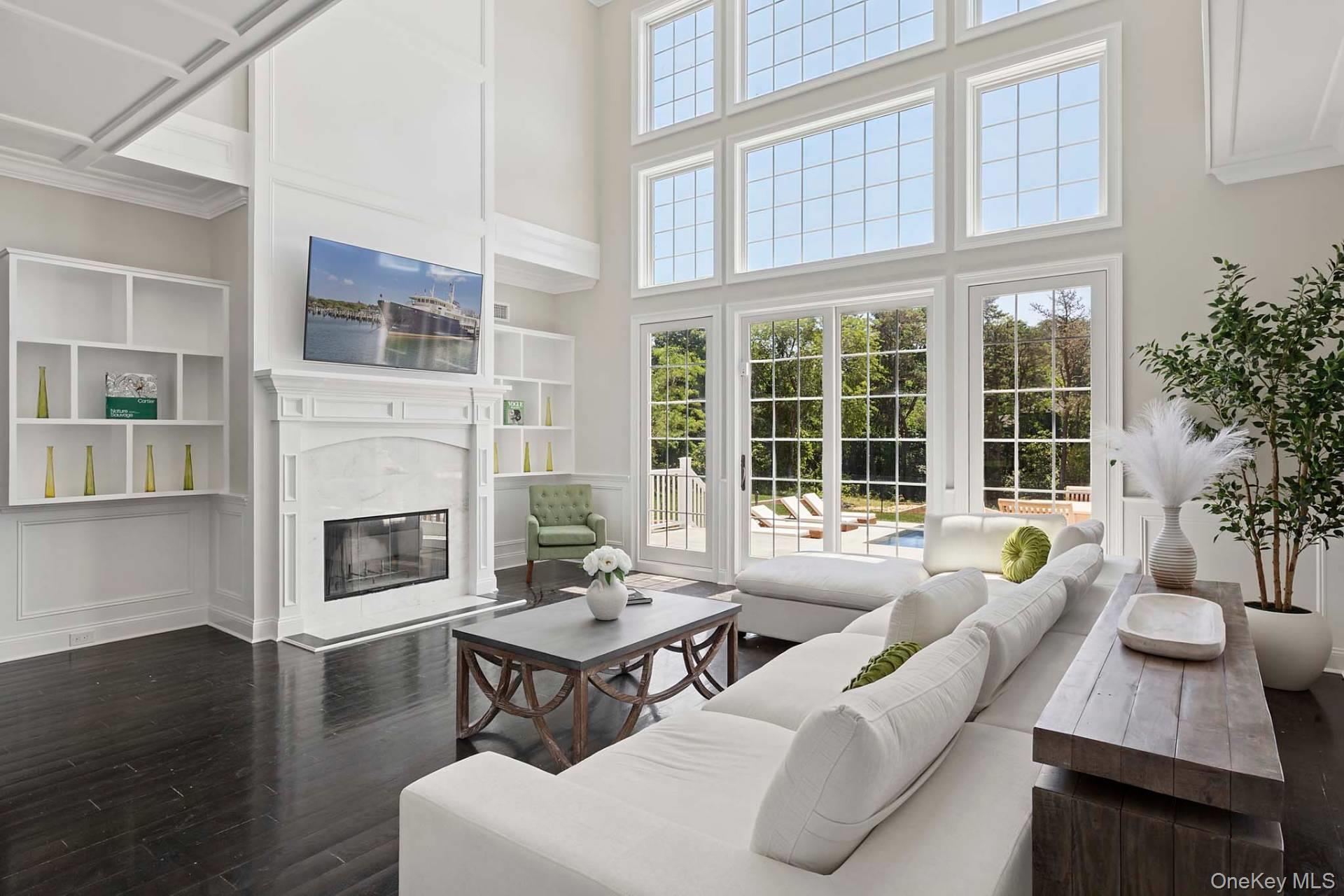 490 Montauk Highway, Southampton, NY 11968