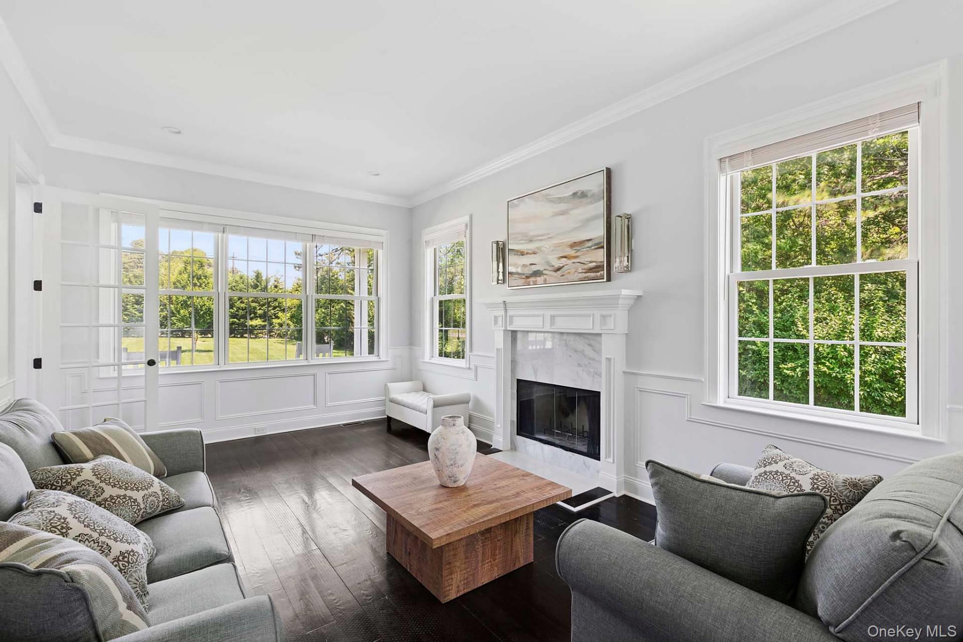 490 Montauk Highway, Southampton, NY 11968