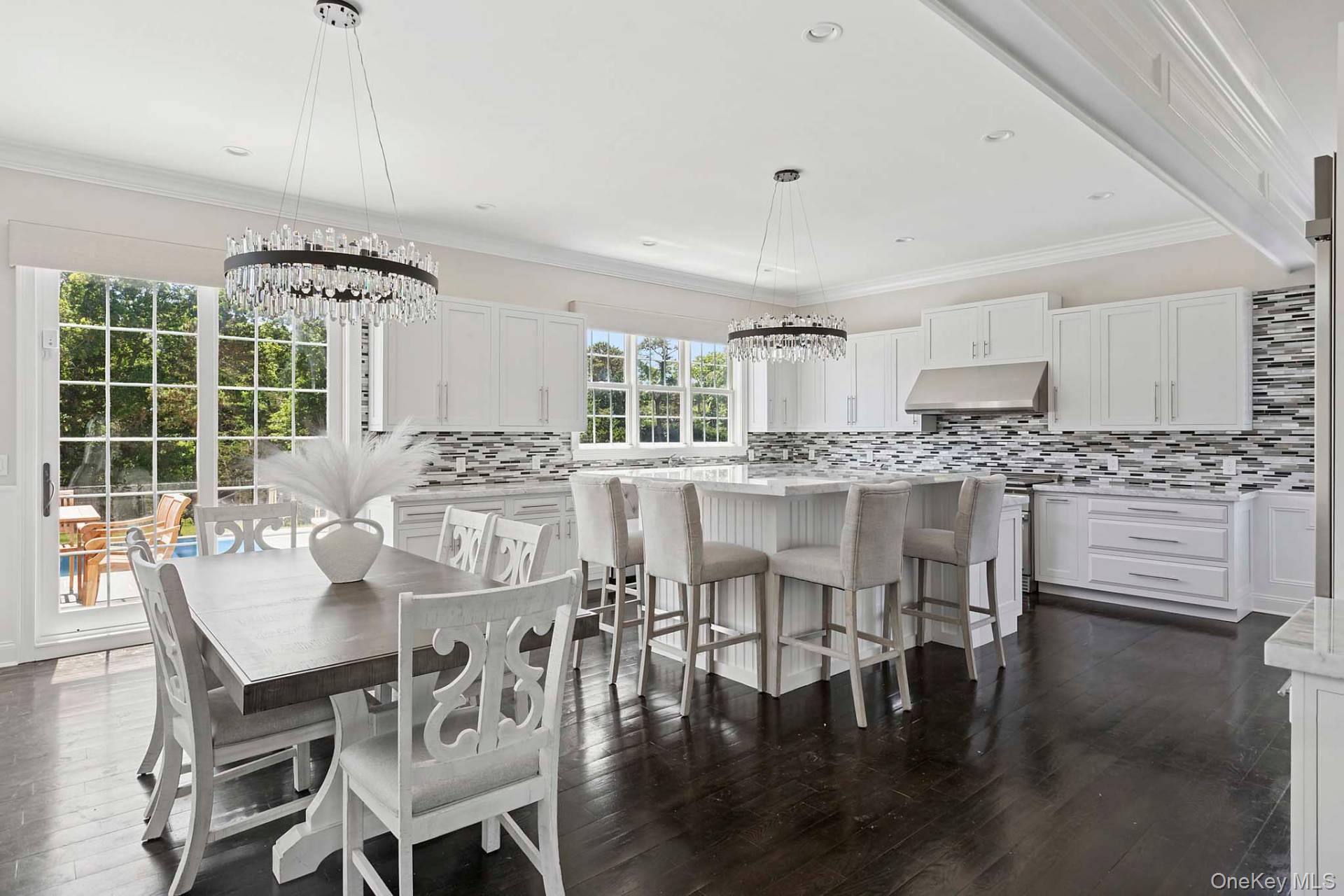 490 Montauk Highway, Southampton, NY 11968