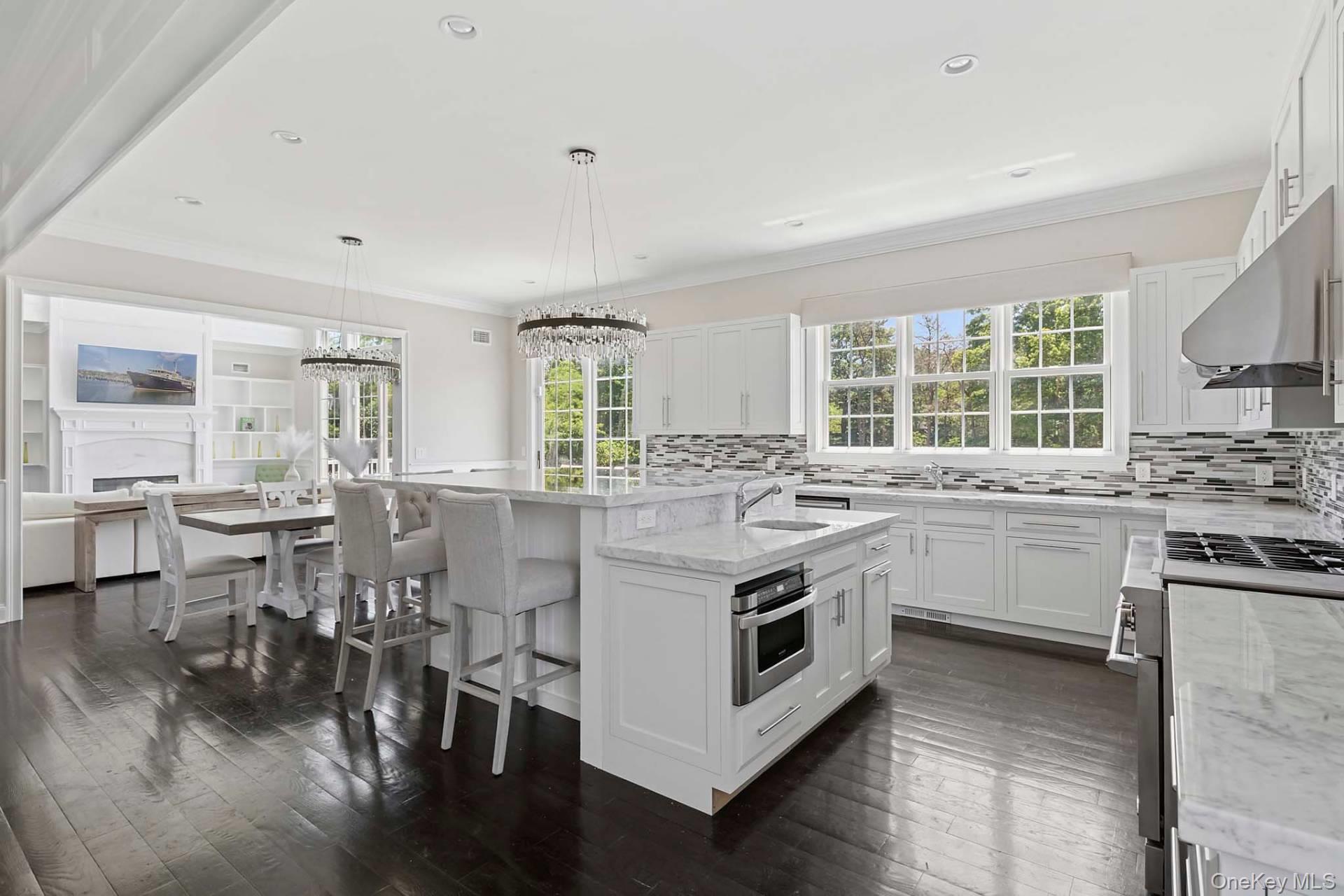 490 Montauk Highway, Southampton, NY 11968