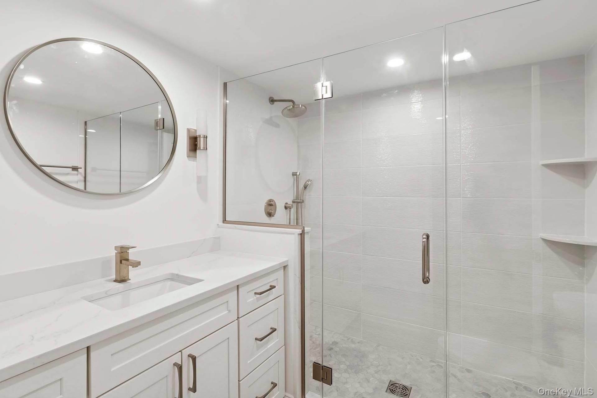 490 Montauk Highway, Southampton, NY 11968