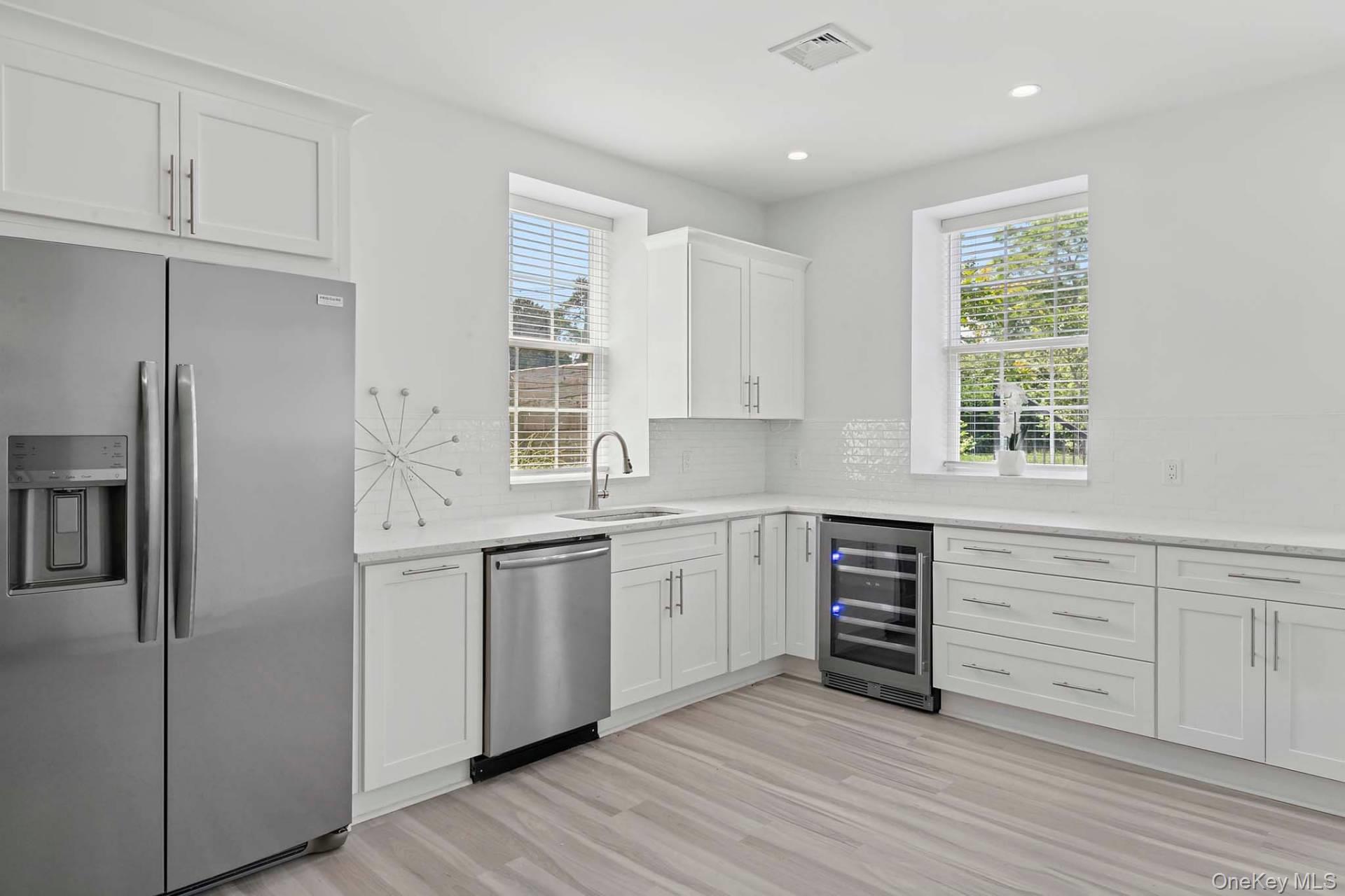 490 Montauk Highway, Southampton, NY 11968