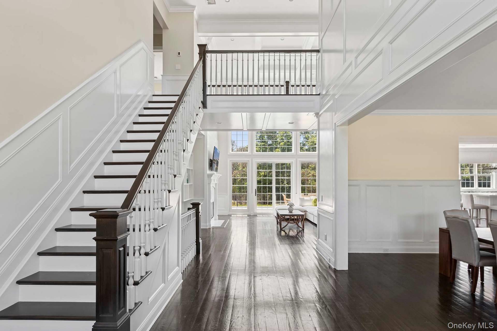 490 Montauk Highway, Southampton, NY 11968