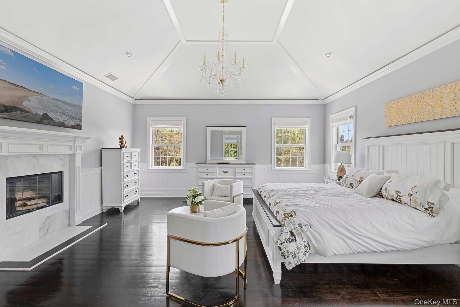 490 Montauk Highway, Southampton, NY 11968