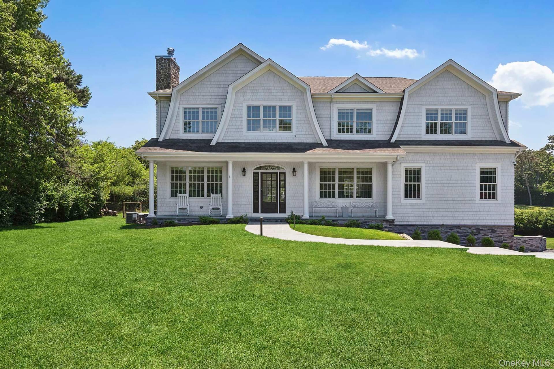 490 Montauk Highway, Southampton, NY 11968