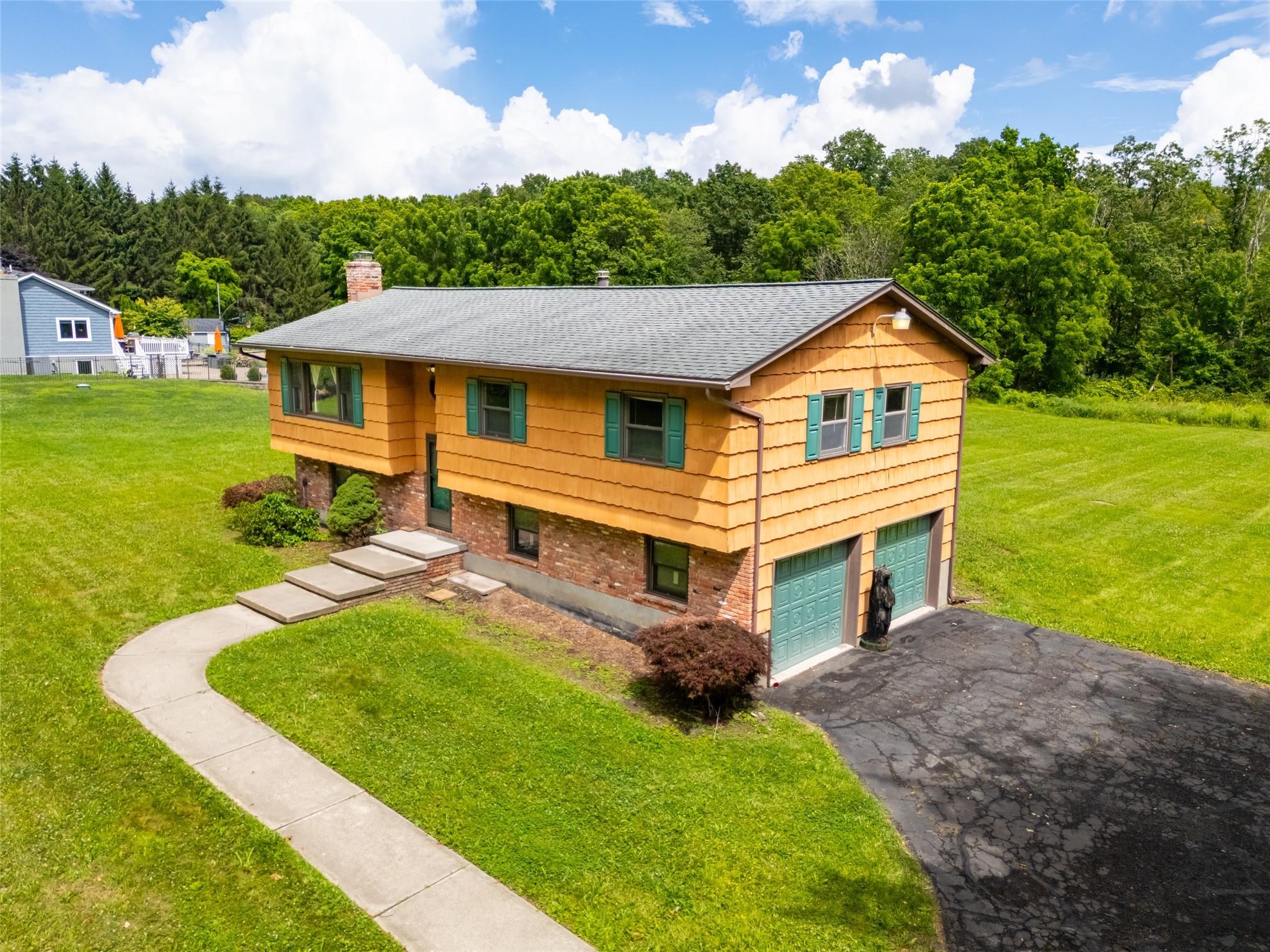 408 Bull Road, Rock Tavern, NY 12575