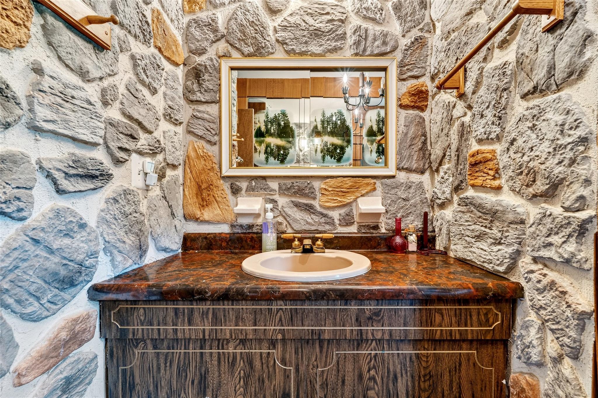 408 Bull Road, Rock Tavern, NY 12575