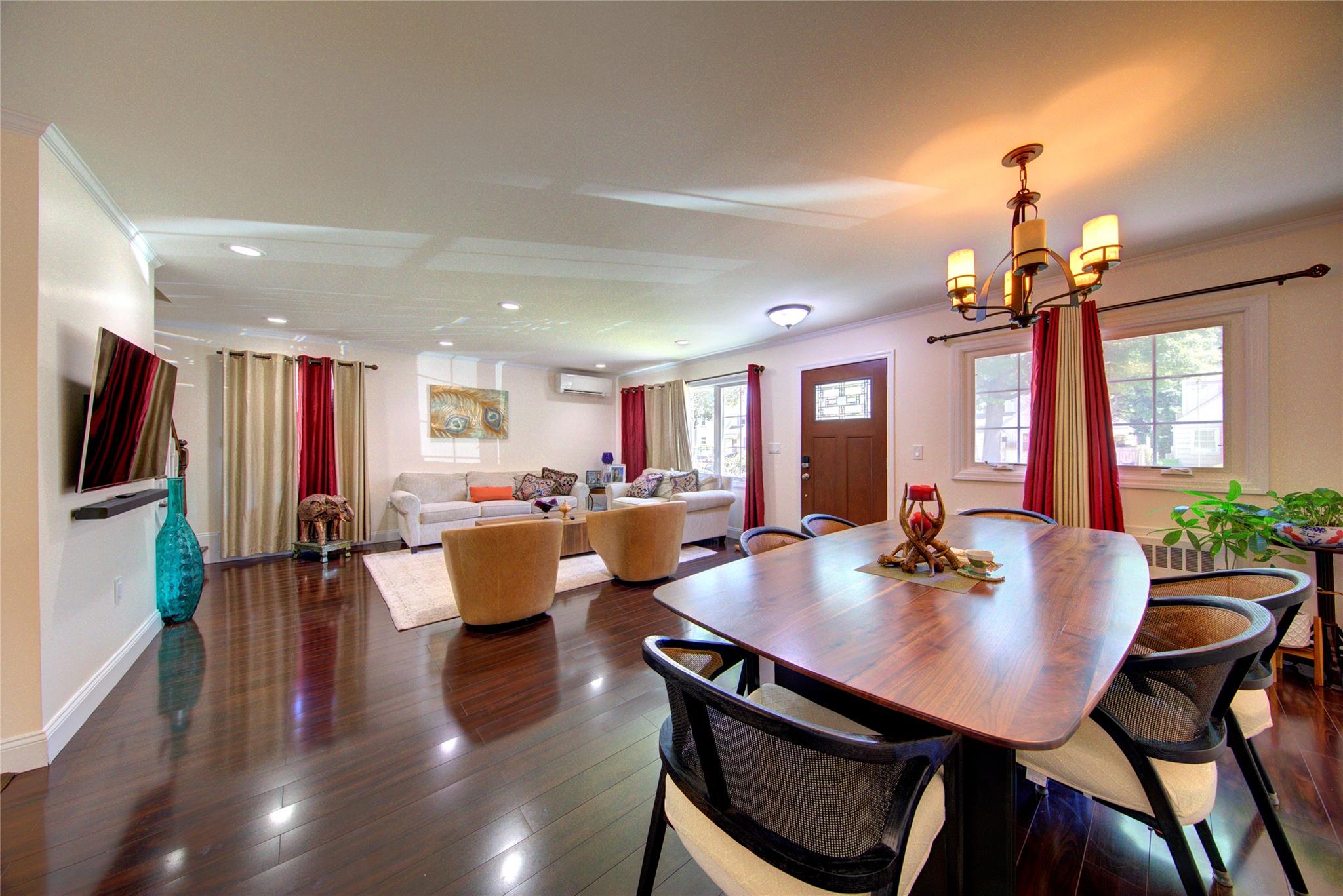 7622 265th Street, New Hyde Park, NY 11040