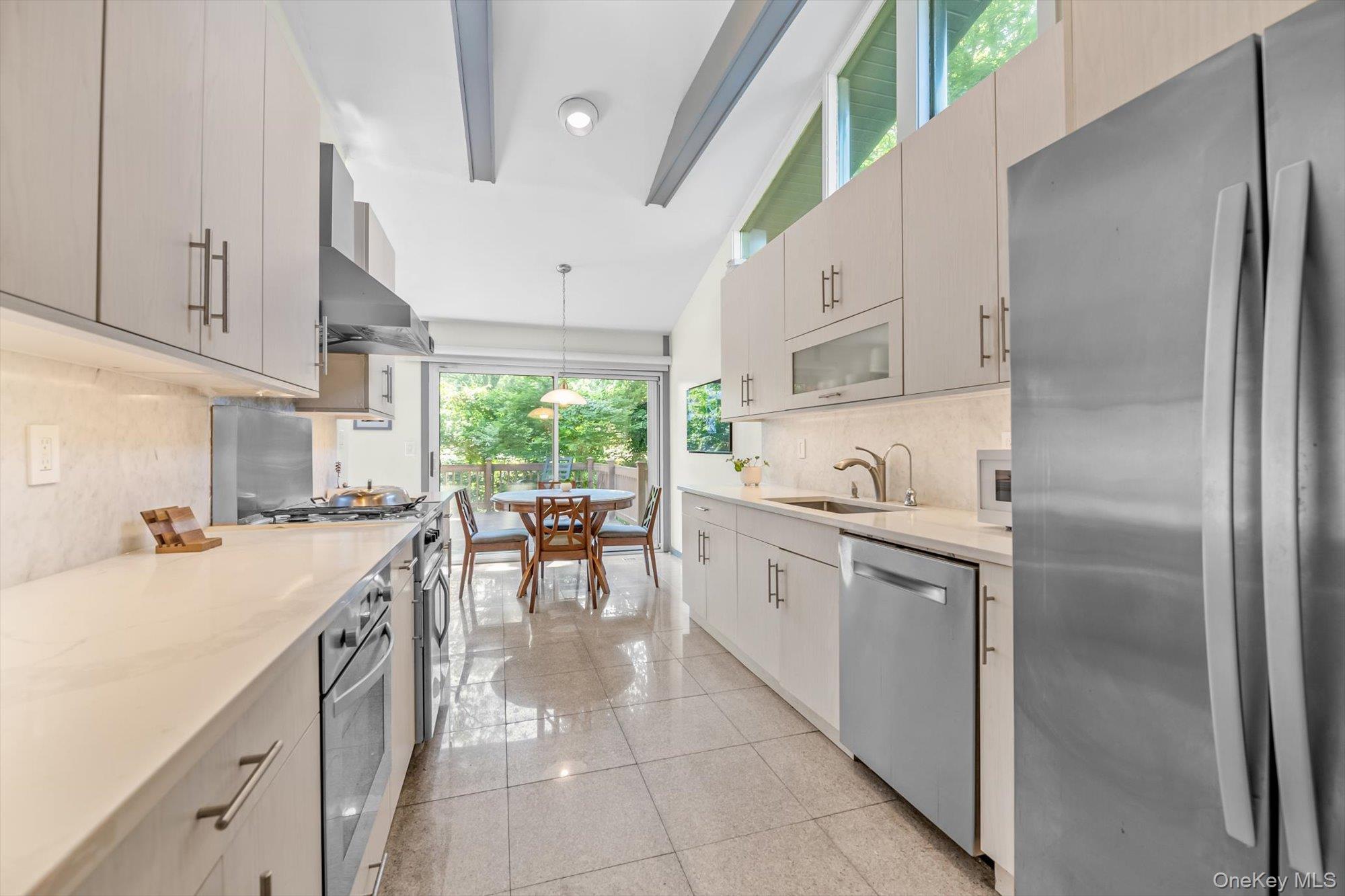 3 Horseshoe Lane, Great Neck, NY 11020